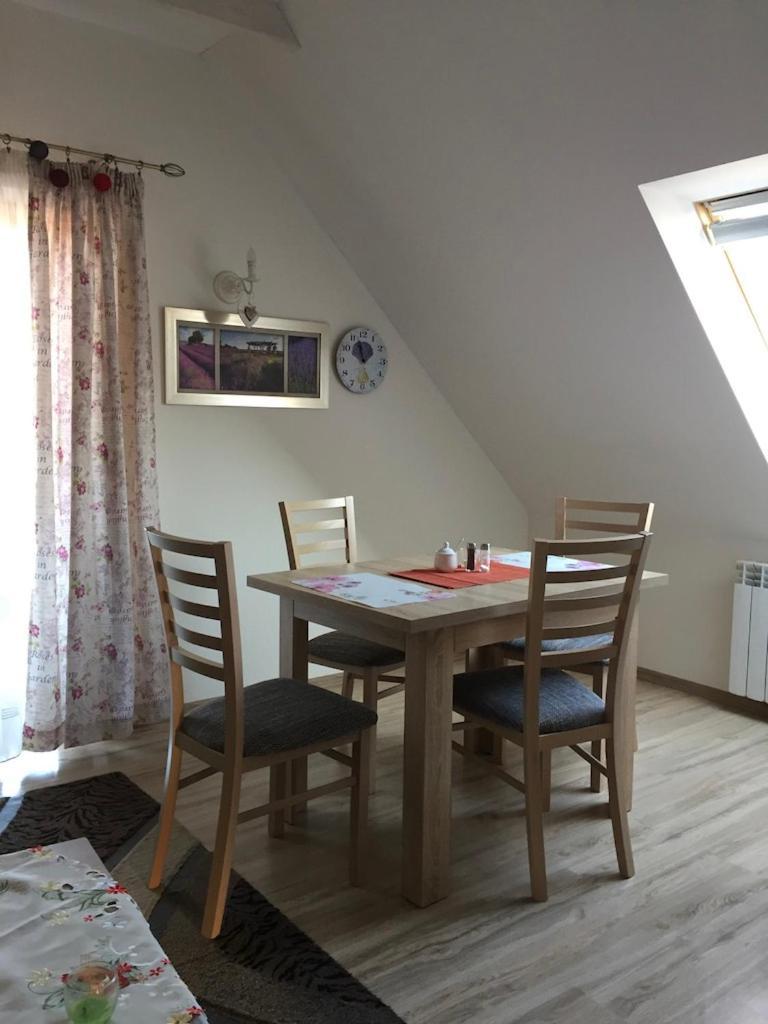 Siedlisko Kępina Zdrój Apartamento Ostrow  Exterior foto