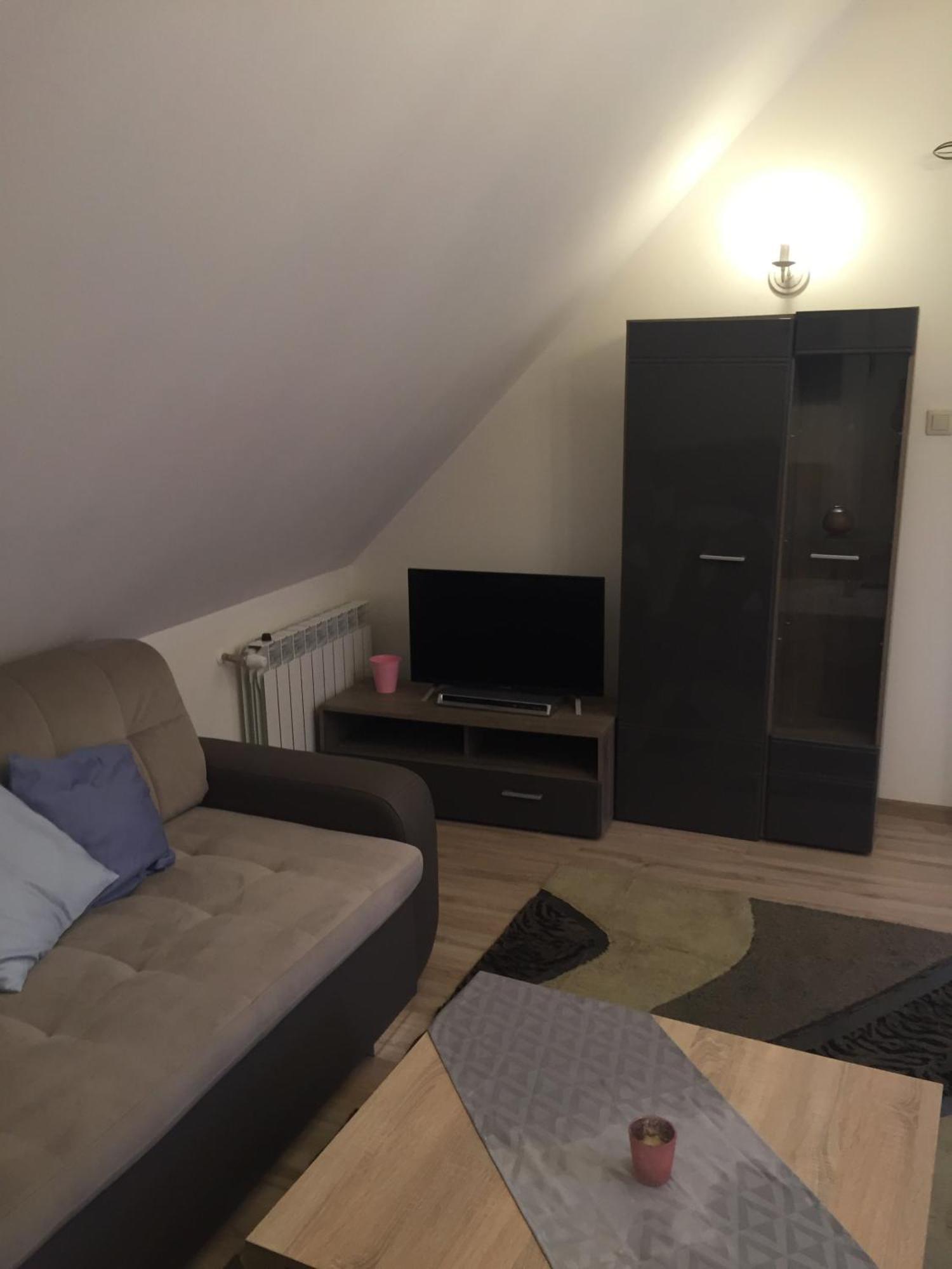 Siedlisko Kępina Zdrój Apartamento Ostrow  Exterior foto